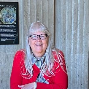 Meet your Posher, Linda